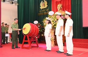 Đổi mới nội dung, chương trình đào tạo, phương pháp dạy học theo hướng lấy người học làm trung tâm