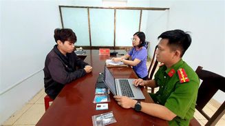 Bắt nam sinh viên lừa 28 người mua xe ôtô cũ chiếm đoạt 139 triệu đồng