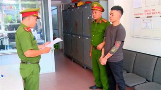 Khánh Hòa: Tạm giữ đối tượng hành hung nhân viên y tế