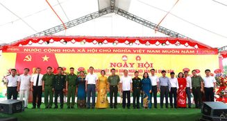 Thứ trưởng Lương Tam Quang dự Ngày hội Đại đoàn kết toàn dân tại khu dân cư Yến Đô – tỉnh Hưng Yên