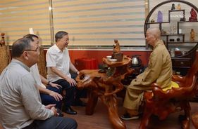 Bộ trưởng Tô Lâm thăm Đức Pháp chủ Giáo hội Phật giáo Việt Nam