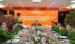 Thứ trưởng Nguyễn Duy Ngọc chúc Tết cán bộ, chiến sĩ Trung tâm dữ liệu quốc gia về dân cư