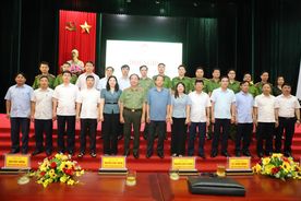 Thứ trưởng Trần Quốc Tỏ tiếp xúc cử tri huyện Lương Tài, tỉnh Bắc Ninh