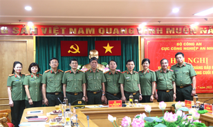 Phát triển công nghiệp an ninh tiên tiến, hiện đại