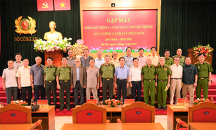 Gặp mặt cán bộ hưu trí cấp cao nhân kỷ niệm 61 năm Ngày truyền thống lực lượng Cảnh sát nhân dân
