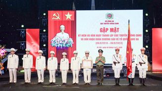Cục Truyền thông Công an nhân dân đón nhận Huân chương Bảo vệ Tổ quốc hạng Ba