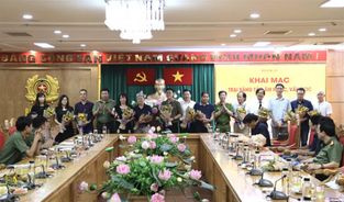 Khai mạc Trại sáng tác “Cảnh sát cơ động - Lá chắn thép bảo vệ bình yên cuộc sống”