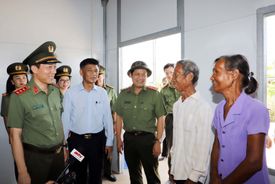 Bộ Công an đã chỉ đạo rà soát, phát hiện đầy đủ những hộ dân bị mất nhà do bão lũ, thiên tai để triển khai hỗ trợ sớm nhất, nhanh nhất