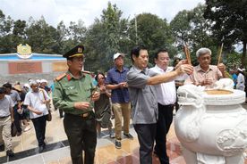Đoàn Cựu học viên D6 An ninh về nguồn tại khu di tích lịch sử Ban An ninh Trung ương cục miền Nam