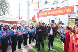 Bộ trưởng Tô Lâm chung vui Ngày hội “Đại đoàn kết toàn dân tộc” với người dân tỉnh Nam Định