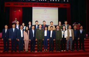 Thứ trưởng Trần Quốc Tỏ tiếp xúc cử tri huyện Yên Phong, tỉnh Bắc Ninh