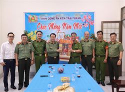 Thứ trưởng Lê Quốc Hùng kiểm tra công tác tại Đồn Công an Khu công nghiệp Tân Thành