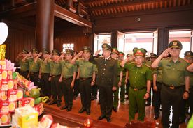 Đảng ủy Công an Trung ương, Bộ Công an dâng hương tưởng nhớ công lao to lớn của các Anh hùng – liệt sĩ Điện Biên Phủ