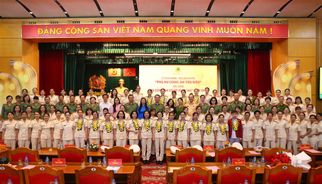 Tuyên dương 20 Phụ nữ Công an tiêu biểu và 63 Nữ Công an cơ sở xuất sắc năm 2023