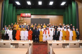 Bộ trưởng Lương Tam Quang gặp mặt Đoàn đại biểu các chức sắc, lãnh đạo các tổ chức tôn giáo
