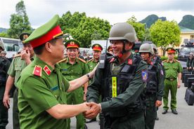 Cảnh sát đặc nhiệm Bộ Công an Việt Nam diễn tập chung phòng, chống khủng bố