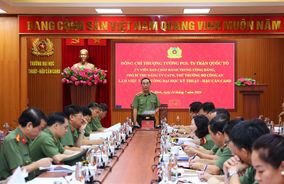 Thứ trưởng Trần Quốc Tỏ thăm, làm việc tại Trường Đại học Kỹ thuật – Hậu cần Công an nhân dân