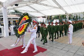 Đoàn đại biểu các đơn vị Công an nhân dân thành kính viếng đồng chí Tổng Bí thư Nguyễn Phú Trọng