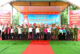 Chăm lo phát triển kinh tế - văn hóa - xã hội; lấy hạnh phúc, ấm no của Nhân dân làm mục tiêu phấn đấu
