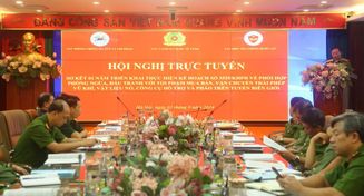 Phối hợp phòng ngừa, đấu tranh với tội phạm mua bán, vận chuyển trái phép vũ khí, vật liệu nổ, công cụ hỗ trợ và pháo trên tuyến biên giới