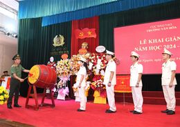 Phát huy truyền thống “tôn sư trọng đạo”, tinh thần hiếu học, phấn đấu dành nhiều thành tích cao hơn nữa trong năm học 2024 - 2025