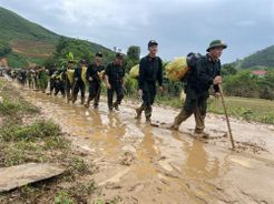 Hàng nghìn cán bộ, chiến sĩ Cảnh sát cơ động tham gia ứng phó, khắc phục hậu quả mưa lũ
