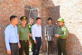 Đẩy nhanh tiến độ xây dựng nhà ở cho người dân bị mất nhà do mưa lũ