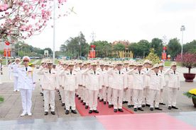 Đảng ủy Công an Trung ương, Bộ Công an vào Lăng viếng Chủ tịch Hồ Chí Minh nhân kỷ niệm 95 năm Ngày thành lập Đảng
