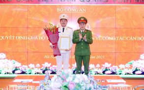 Đại tá Vũ Văn Tấn giữ chức Cục trưởng Cục Cảnh sát quản lý hành chính về trật tự xã hội