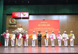 Bộ Công an công bố quyết định về công tác tổ chức cán bộ của Cục Công nghiệp an ninh