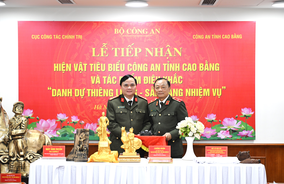 Bảo tàng CAND tiếp nhận các hiện vật tiêu biểu từ Công an tỉnh Cao Bằng