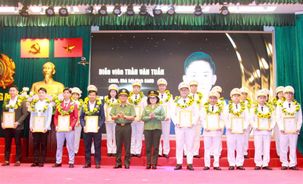 Tuyên dương 20 điển hình tiên tiến trách nhiệm, sáng tạo của Cục Công tác chính trị