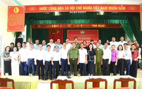 Thứ trưởng Trần Quốc Tỏ tiếp xúc cử tri tại phường Phù Khê, thành phố Từ Sơn, tỉnh Bắc Ninh