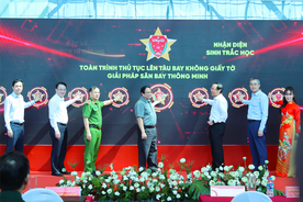 Thủ tướng Chính phủ đề nghị nhân rộng giải pháp lên tàu bay không cần giấy tờ