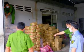Công an Bạc Liêu xử lý nghiêm hàng giả, “thực phẩm bẩn ” trên thị trường dịp Tết
