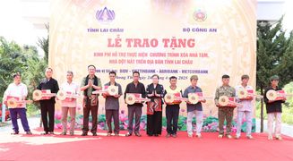 Bộ Công an trao 66 tỷ đồng hỗ trợ xóa nhà tạm, nhà dột nát tại Lai Châu