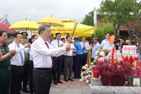 Tổng Bí thư Tô Lâm dâng hương tưởng nhớ Chủ tịch Hồ Chí Minh tại Nghệ An
