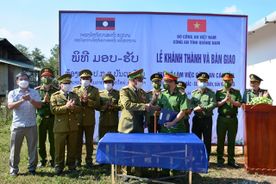 Những ngôi nhà của tình đoàn kết hữu nghị Việt – Lào