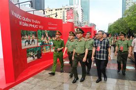 Thứ trưởng Trần Quốc Tỏ kiểm tra công tác tổ chức chương trình “Vinh quang Công an nhân dân Việt Nam”