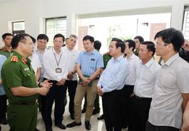 Thứ trưởng Nguyễn Văn Long kiểm tra hệ thống giải quyết thủ tục hành chính tại Ninh Bình