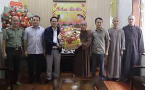 Công an tỉnh Đắk Nông chúc mừng tăng ni, phật tử nhân dịp lễ Vu lan – Báo hiếu