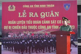 Công an Ninh Thuận ra quân huấn luyện Tiểu đoàn Cảnh sát cơ động dự bị chiến đấu