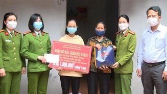 Hội Phụ nữ khối Cảnh sát Công an tỉnh Vĩnh Phúc nhận đỡ đầu, chăm sóc các cháu có hoàn cảnh đặc biệt khó khăn