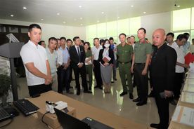Hà Nam triển khai Mô hình “Ứng dụng CCCD gắn chip điện tử, VNeID phục vụ kiểm soát an ninh và chấm công tại doanh nghiệp”