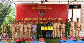 Trao nhà tình nghĩa cho người dân huyện miền núi Nam Đông, tỉnh Thừa - Thiên Huế