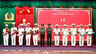 Công an tỉnh Tiền Giang điều động 147 cán bộ về công tác tại Công an cơ sở