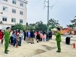 Nâng cao kỹ năng thực hành chữa cháy và cứu nạn, cứu hộ cho cán bộ, chiến sĩ