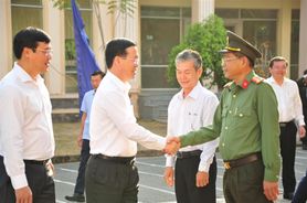 Chủ tịch nước Võ Văn Thưởng thăm Tiểu đoàn Cảnh sát cơ động Công an tỉnh Đồng Tháp