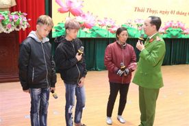 Đối thoại, tuyên truyền, phổ biến, giáo dục pháp luật cho thanh thiếu niên, học sinh.