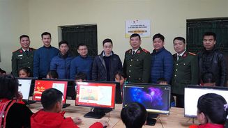 Cục Công nghệ thông tin với chương trình “Vì vùng cao yêu thương” tại Bắc Kạn
